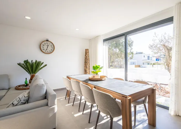 Olivia - By Smarthomes Villa *